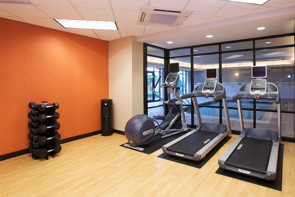 Courtyard Louisville Airport Екстер'єр фото