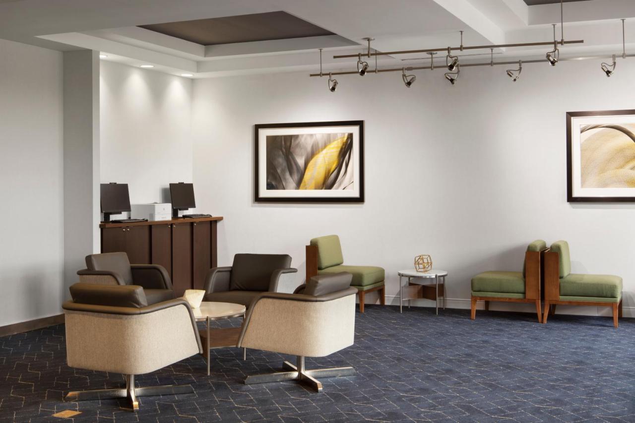 Courtyard Louisville Airport Екстер'єр фото
