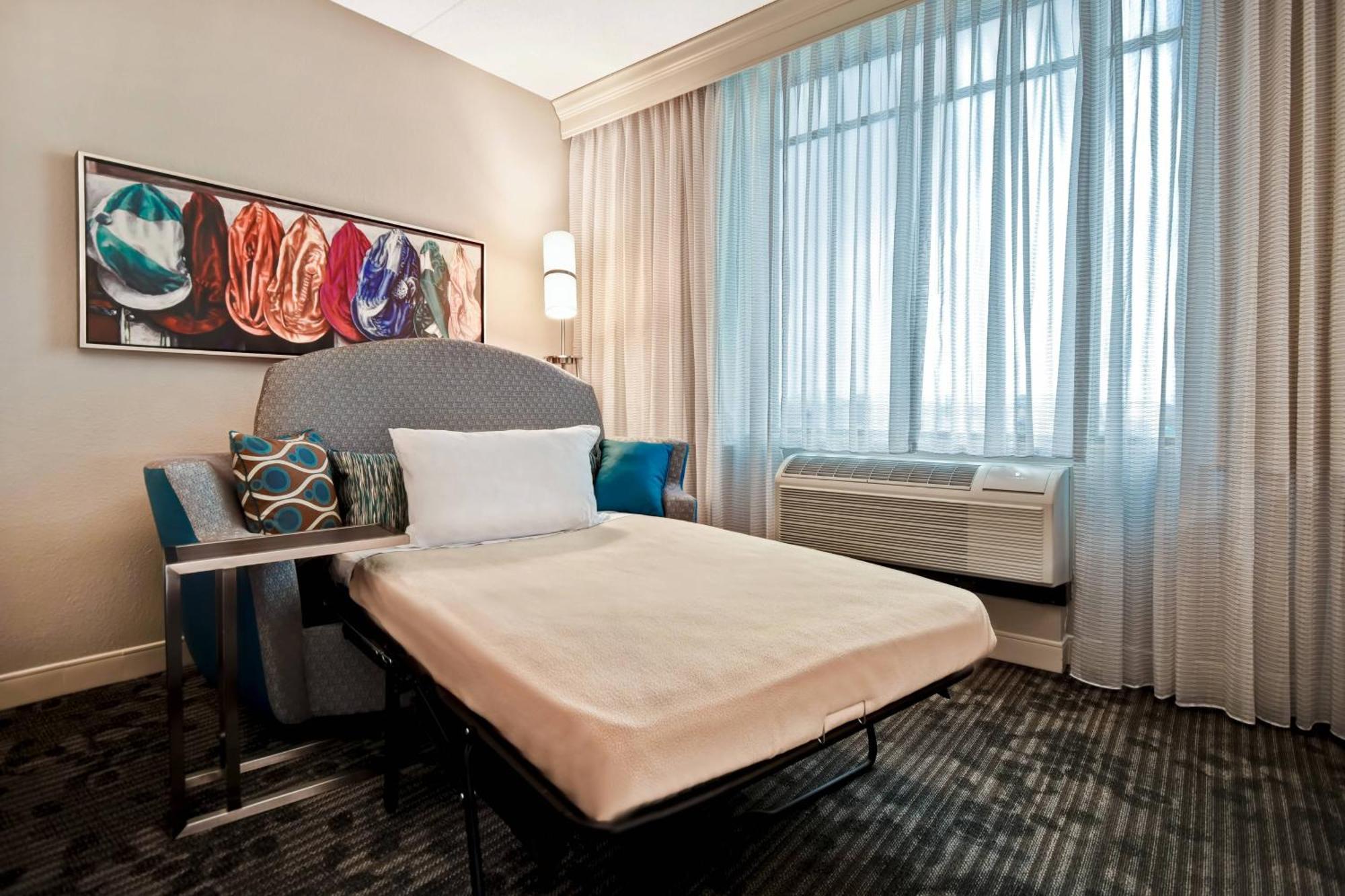 Courtyard Louisville Airport Екстер'єр фото