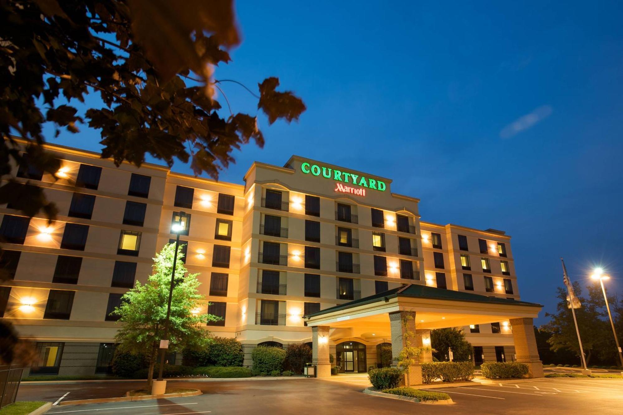Courtyard Louisville Airport Екстер'єр фото
